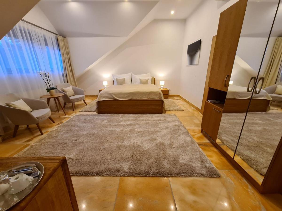 Penzion Na Sklepich Chrudim Bagian luar foto